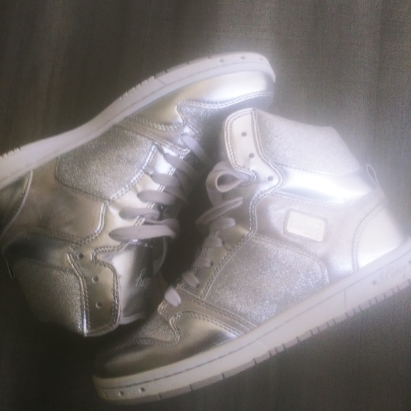 Pastry Sz.8๐Run Athletics Silver Dbl strings - Picture 3 of 12